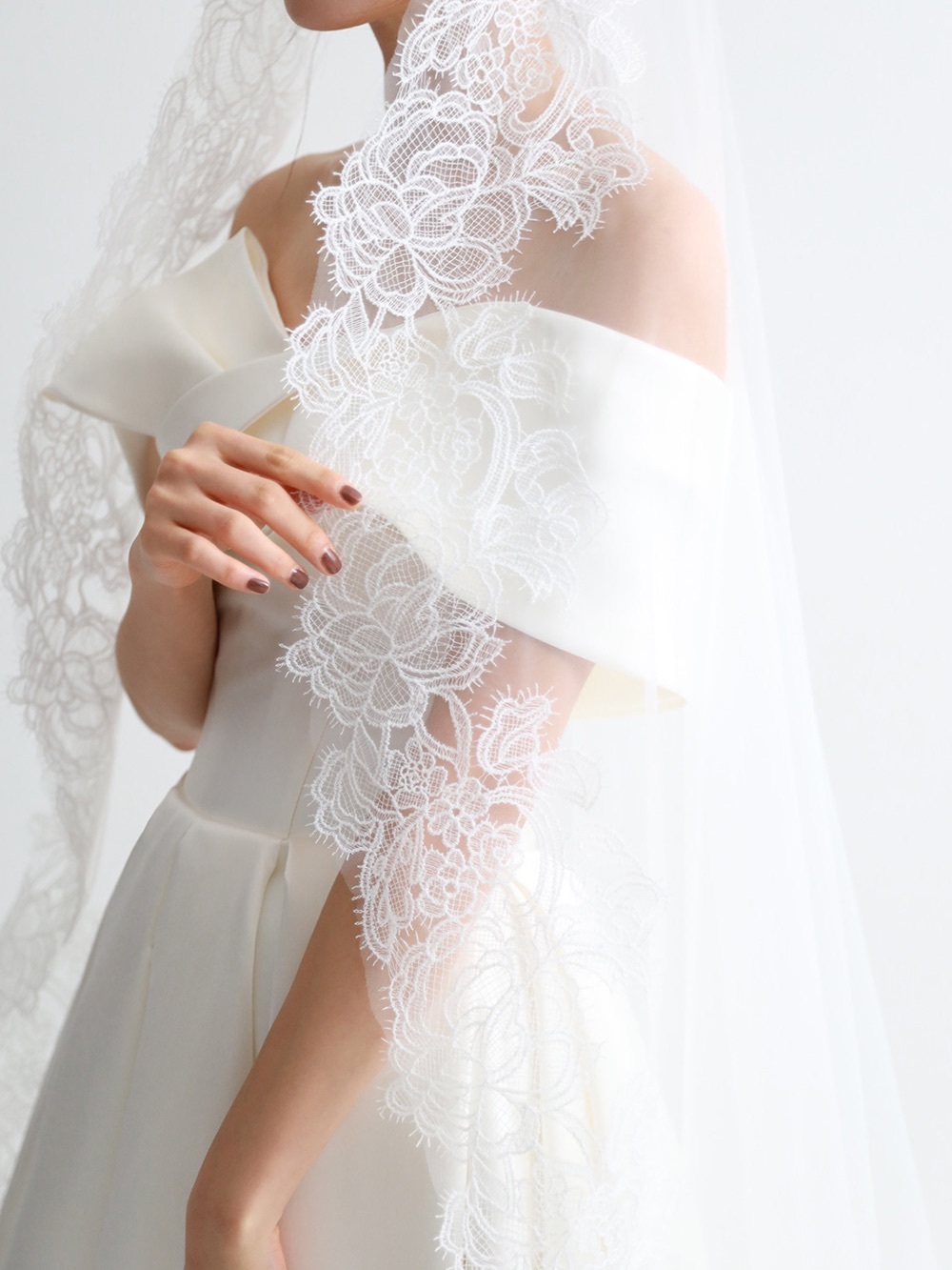 NEW lace mantilla veil 122 inches